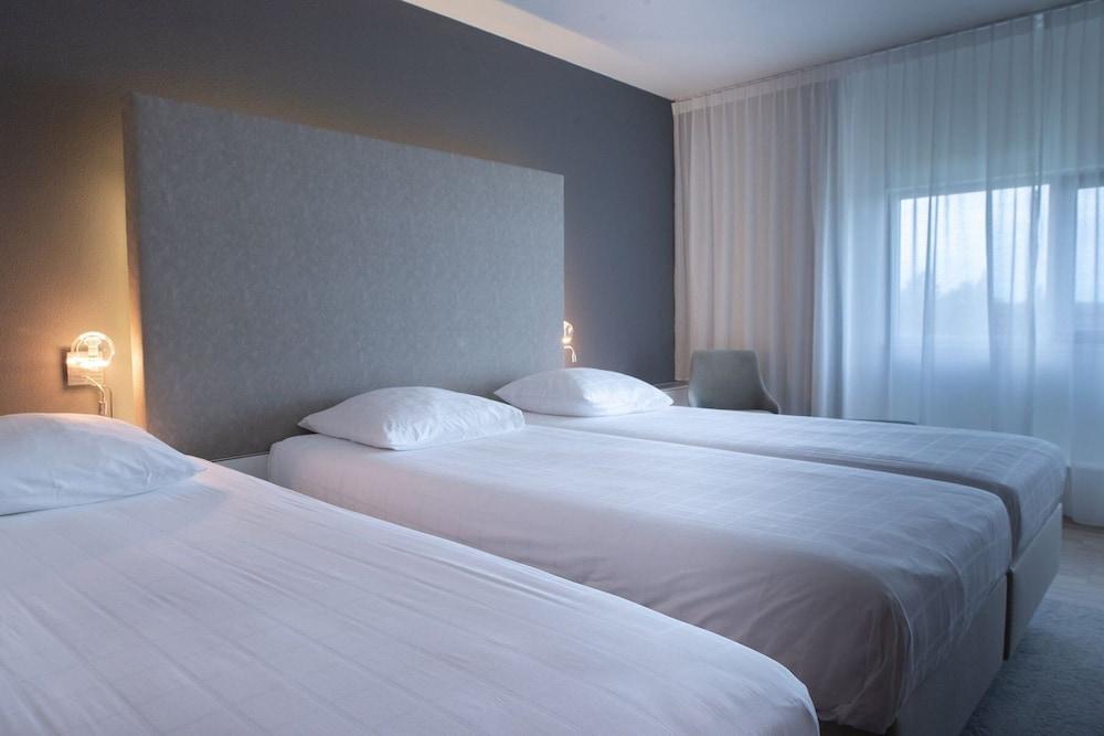 Select Hotel