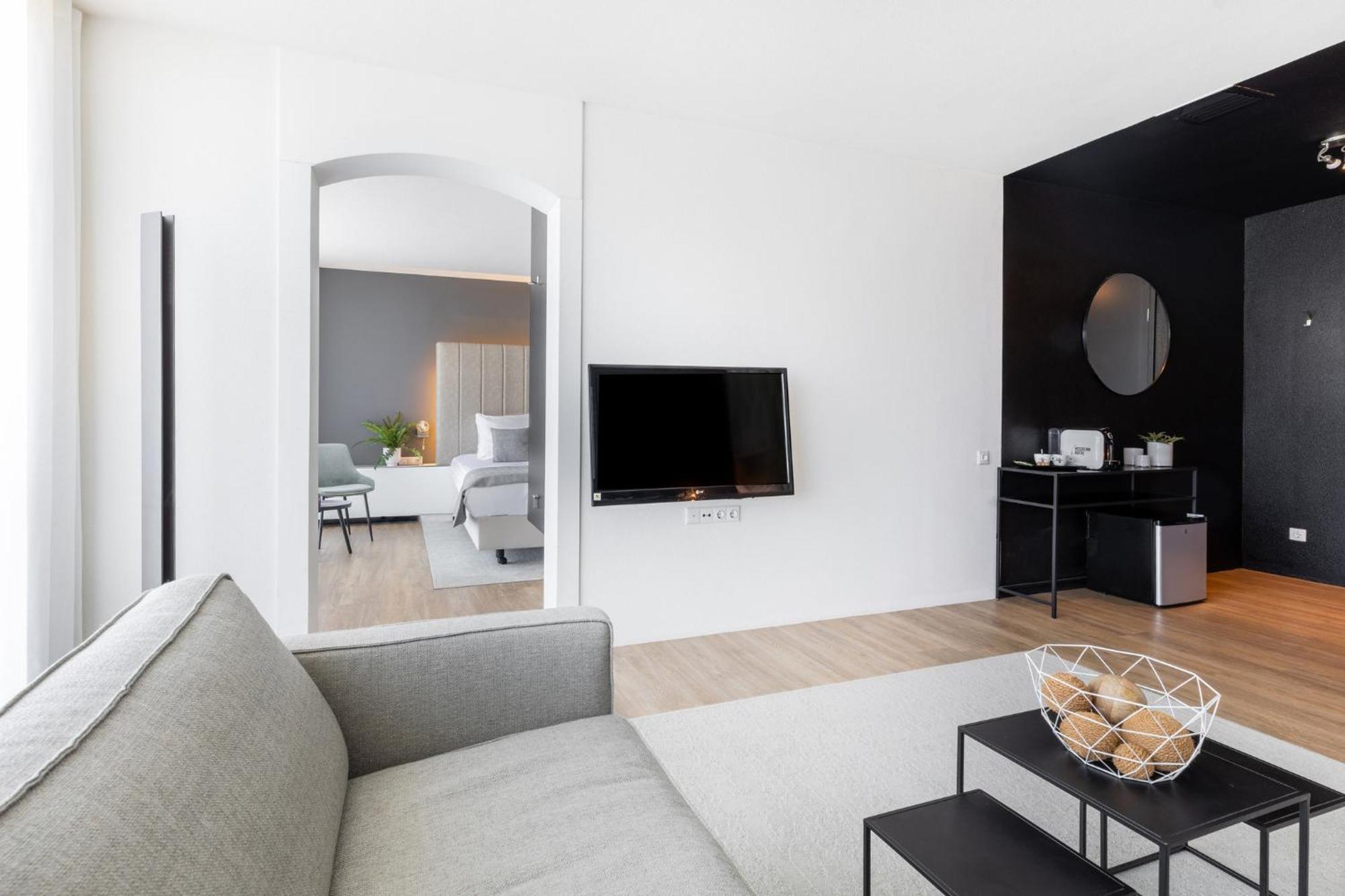 Select Hotel 4*