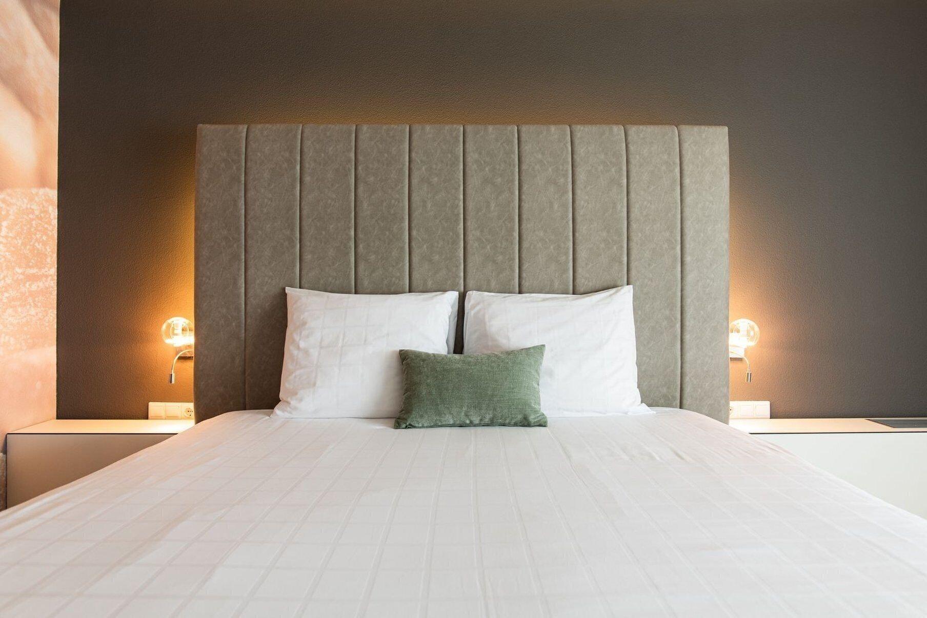 Select Hotel